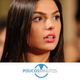 Isis Valverde é "bombardeada